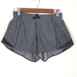 Lululemon Hotty Hot Shorts Reflective Frozen Fizz Reflective Silver Size 8